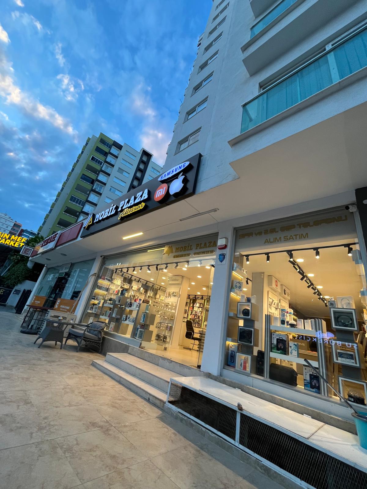 Mobil Plaza 